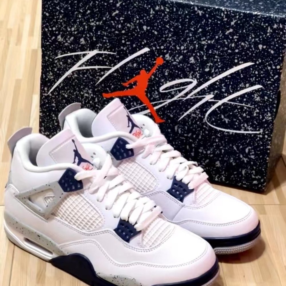 Air Jordan 4 Retro midnight navy - Picture 1 of 4